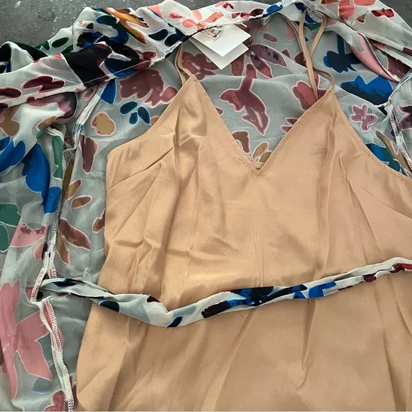 Women’s Shirt Set - Picture 4 of 9